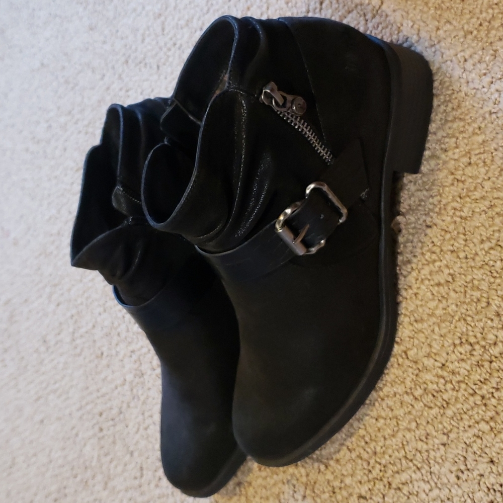 Blowfish booties